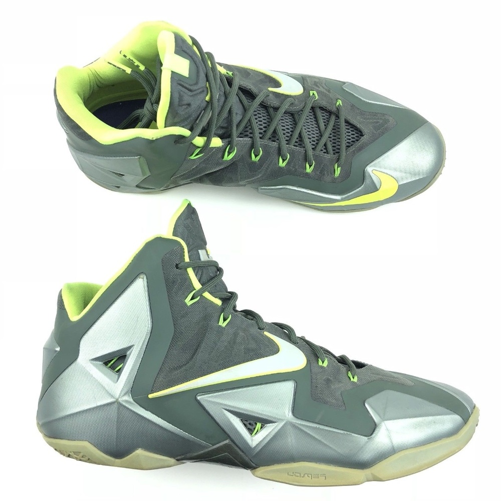 Nike Lebron James XI Dunkman Men Size 13 Sneaker